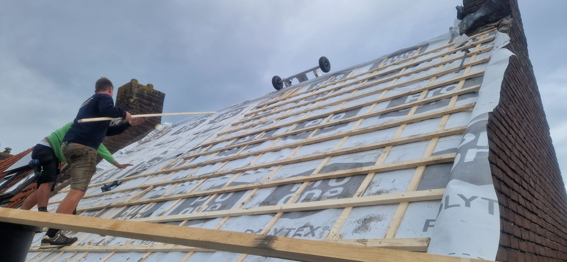 Reparatie schuin dak door AddRoof